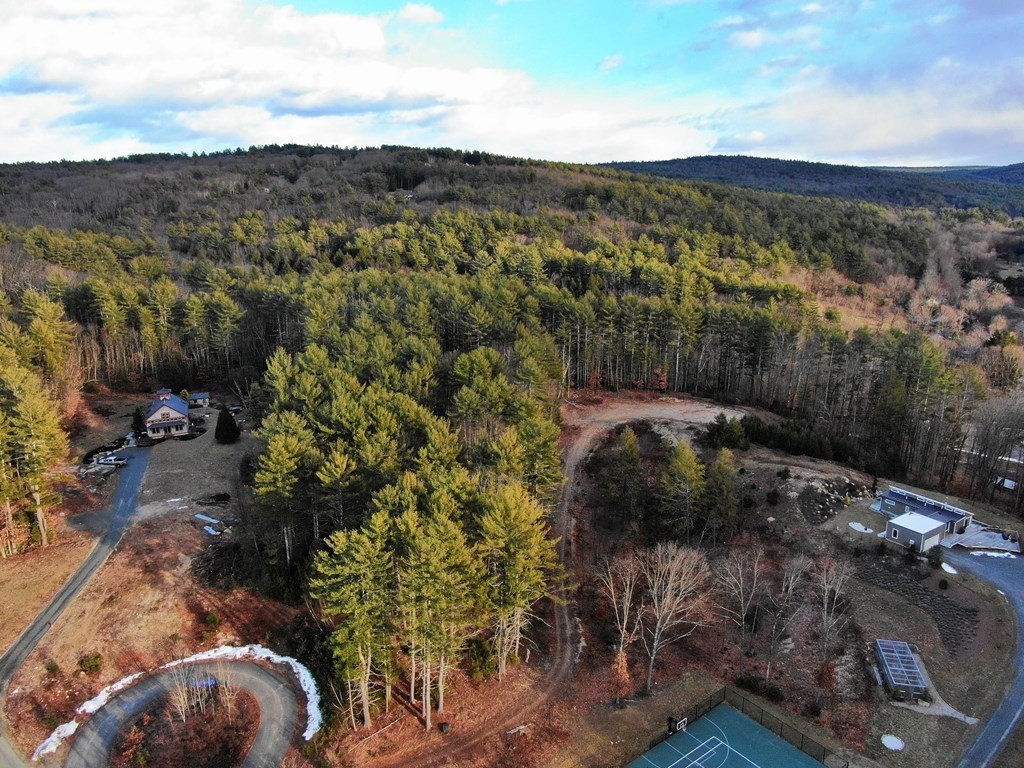 10 Hannabrooke Dr Property Photo 3