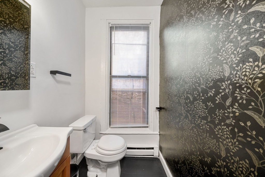 102 Revere St Property Photo 5