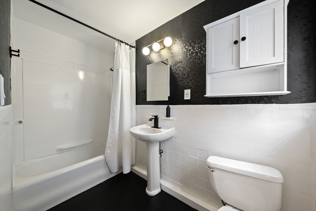 102 Revere St Property Photo 10