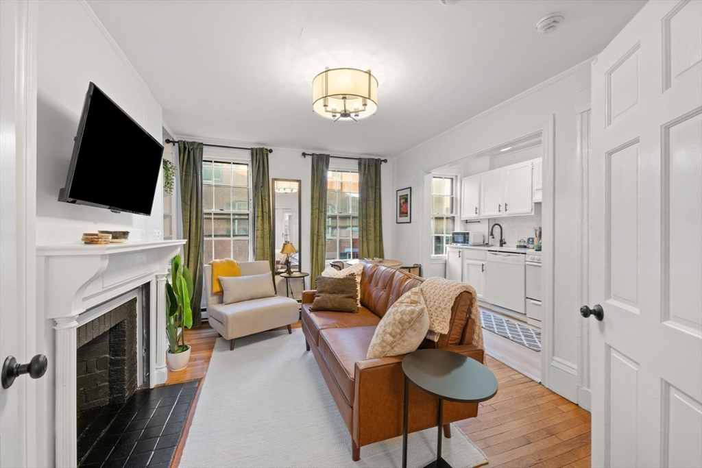 102 Revere St Property Photo 16