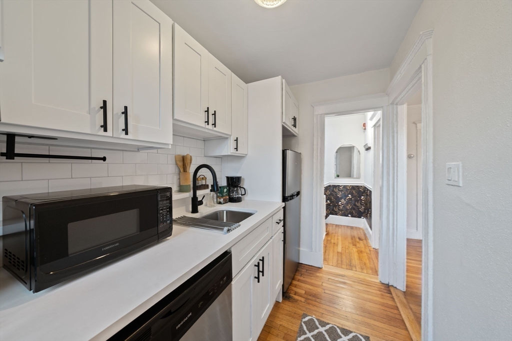 102 Revere St Property Photo 18