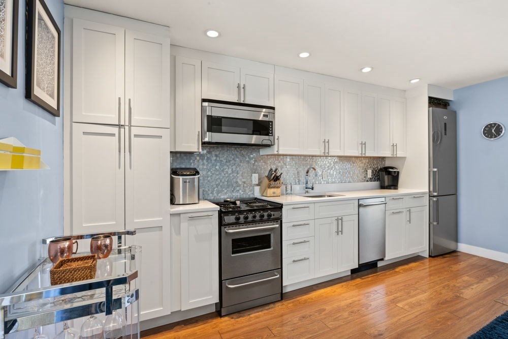147 Commercial St # L7 Property Photo 16
