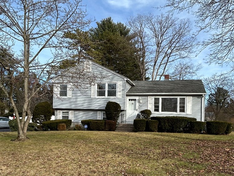 63 Meadowlark Dr Property Photo 1