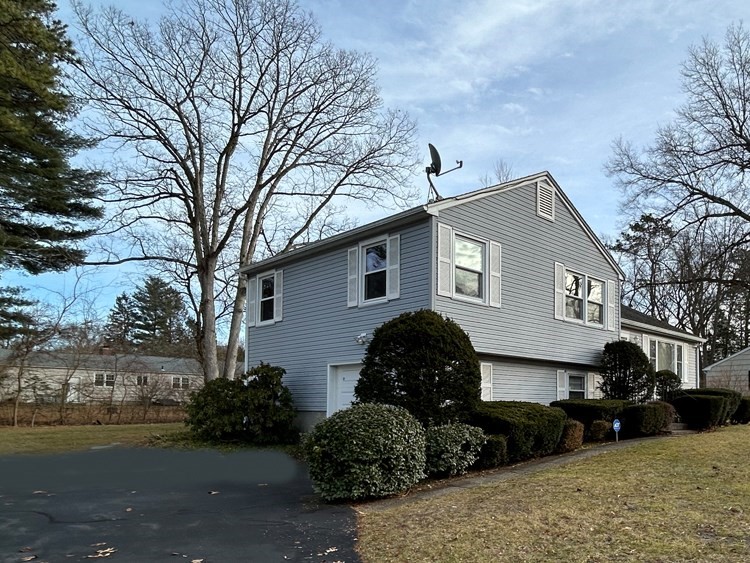 63 Meadowlark Dr Property Photo 3