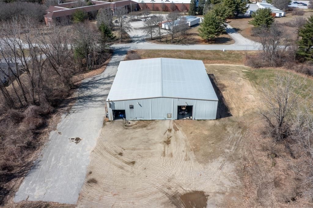 30 Crabtree Lane Property Photo 4