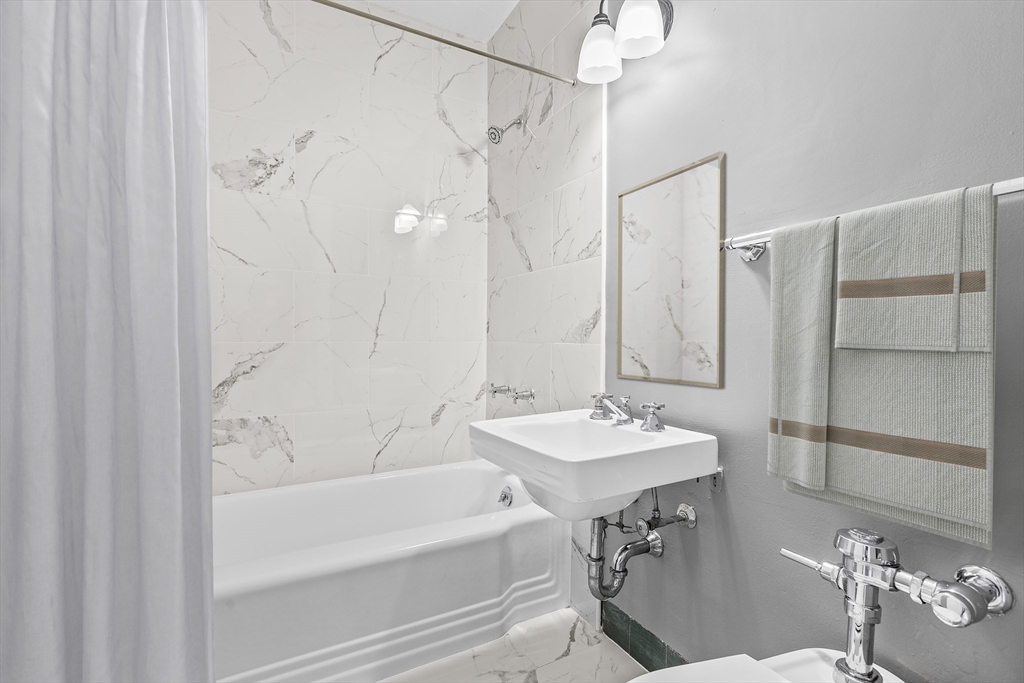 140 Chestnut St # 619 Property Photo 8