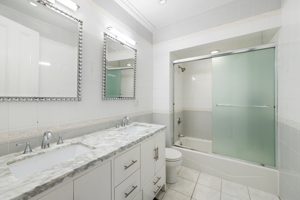 365 Beacon St Property Photo 17