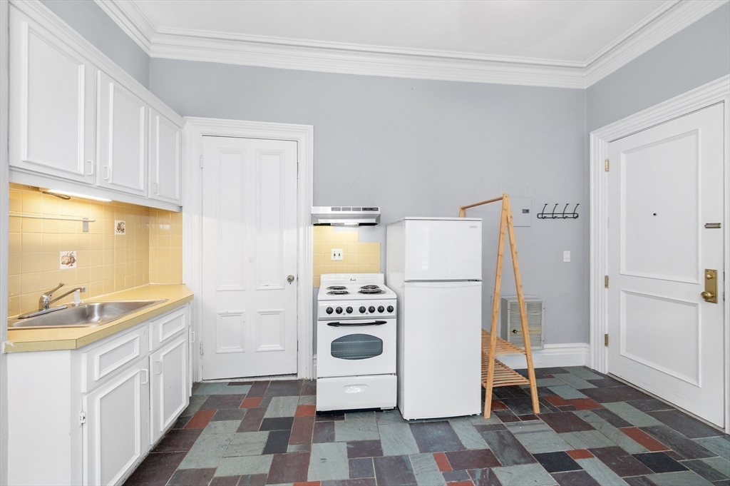 365 Beacon St Property Photo 20