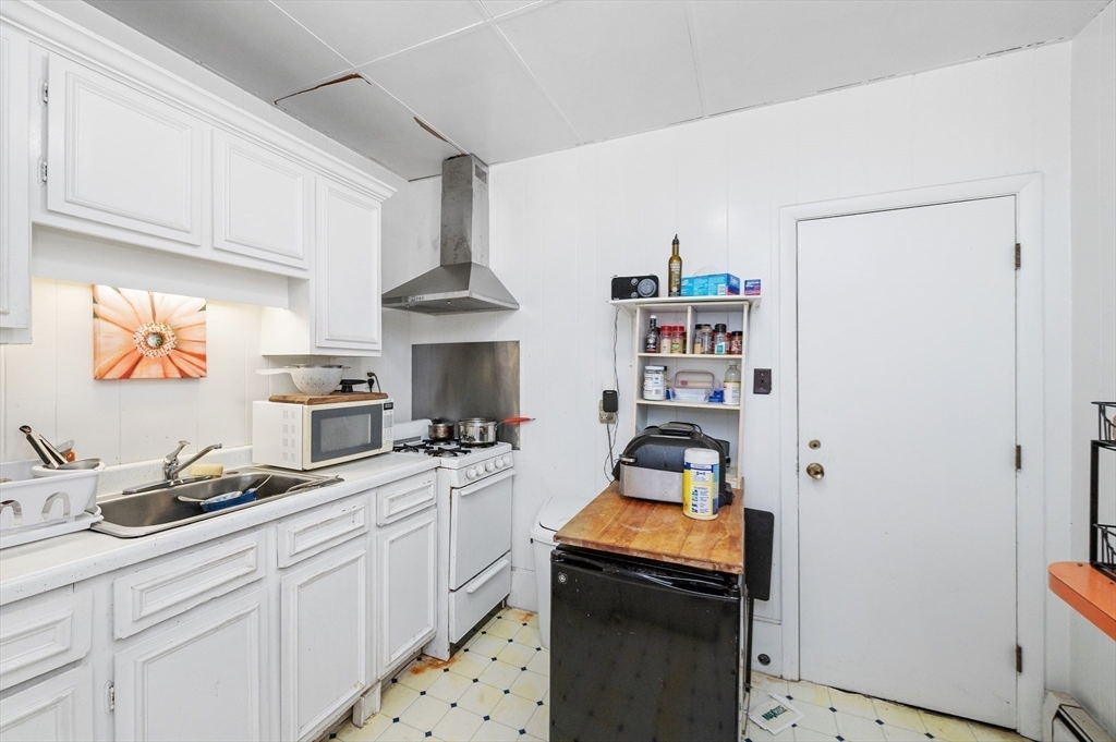 365 Beacon St Property Photo 26