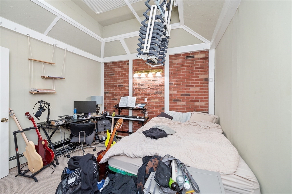 365 Beacon St Property Photo 28