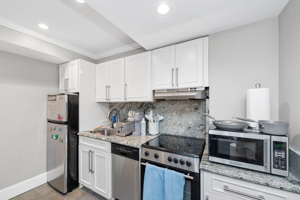 365 Beacon St Property Photo 29