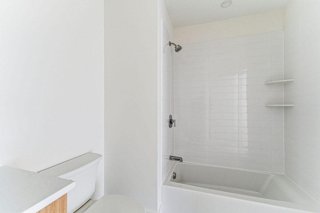 1035 Commonwealth Ave # 306 Property Photo 11