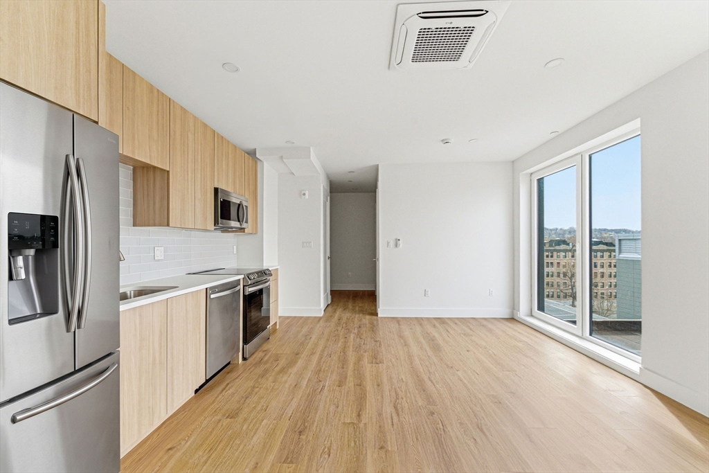 1035 Commonwealth Ave # 309 Property Photo 2