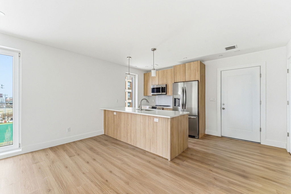 1035 Commonwealth Ave # 511 Property Photo 1