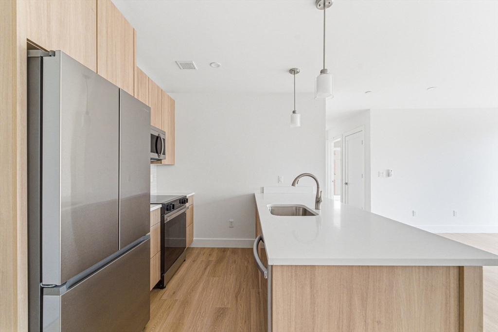 1035 Commonwealth Ave # 310 Property Photo 2