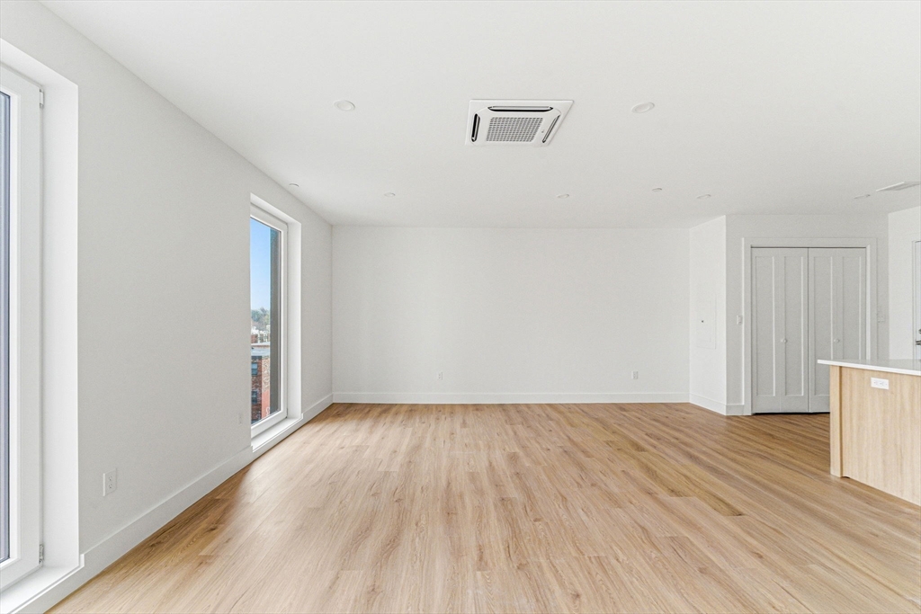 1035 Commonwealth Ave # 310 Property Photo 6