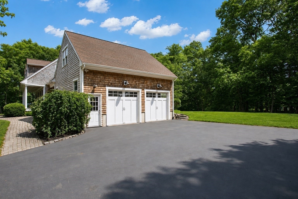 2 Olin Howland Way Property Photo 4