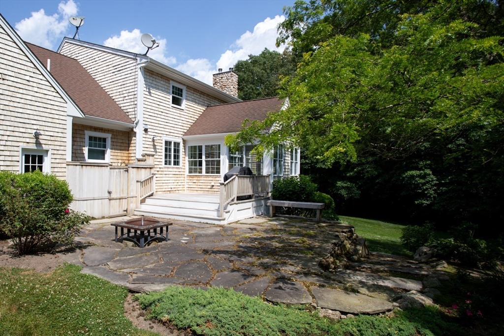 2 Olin Howland Way Property Photo 9