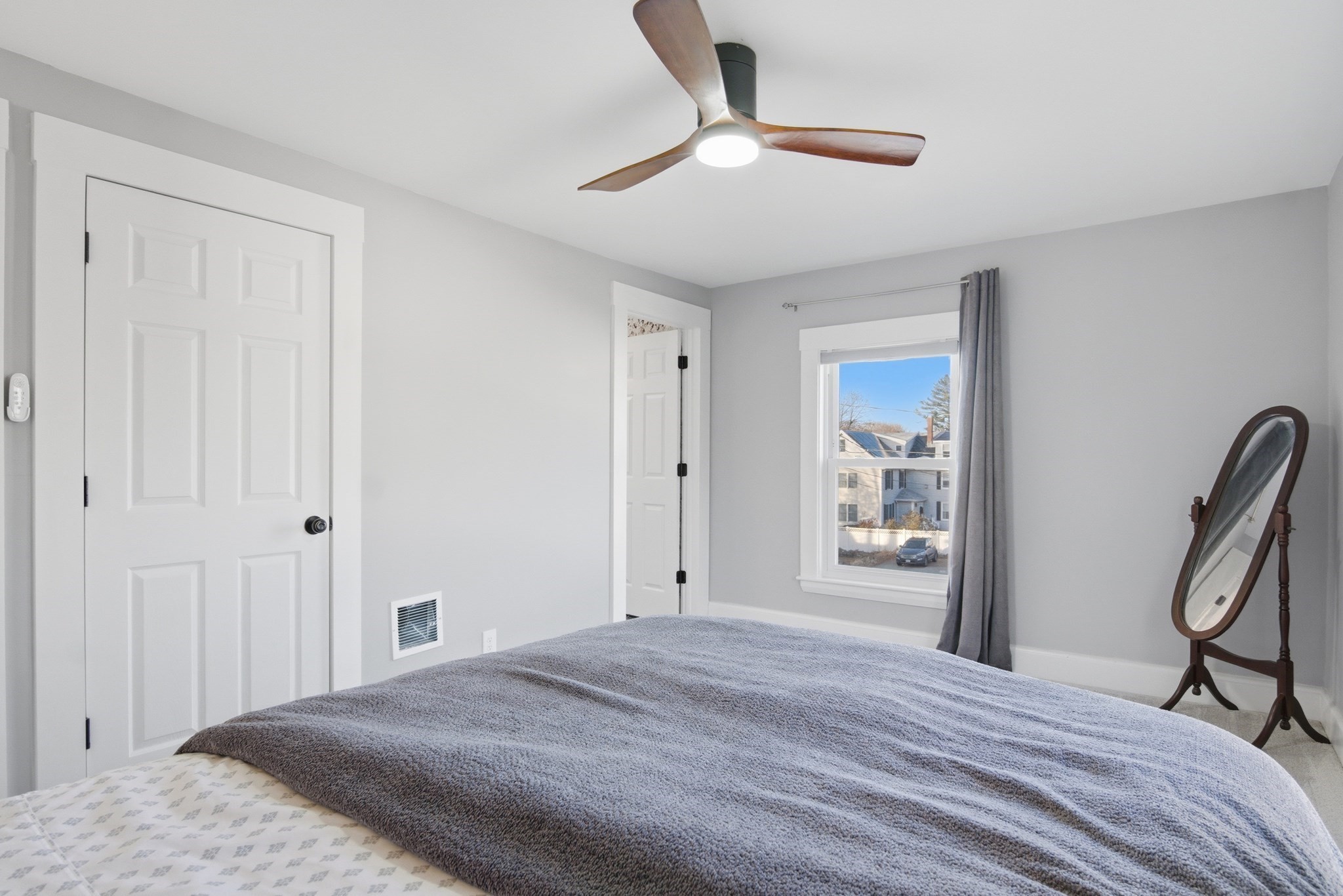 6 Everett Street Property Photo 18