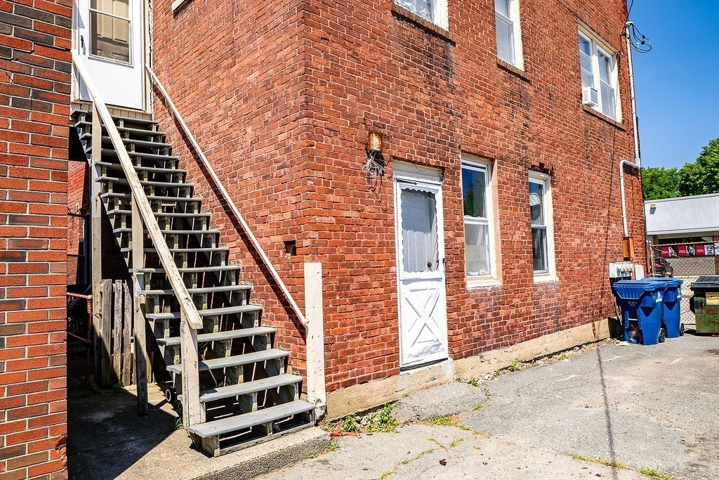272 Sawyer St Property Photo 17