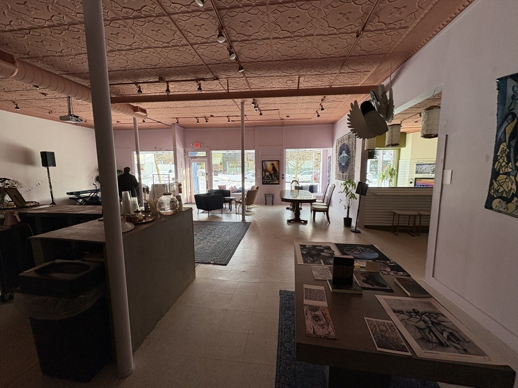 365 Huron Ave Property Photo 11