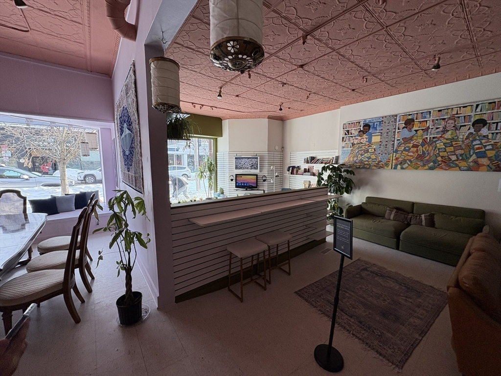 365 Huron Ave Property Photo 14