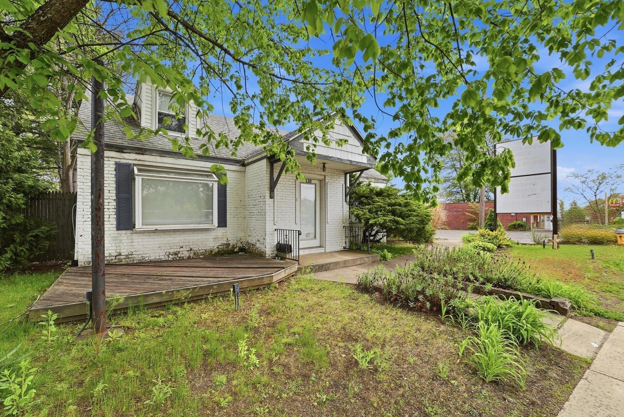 438 Center Street Property Photo 15