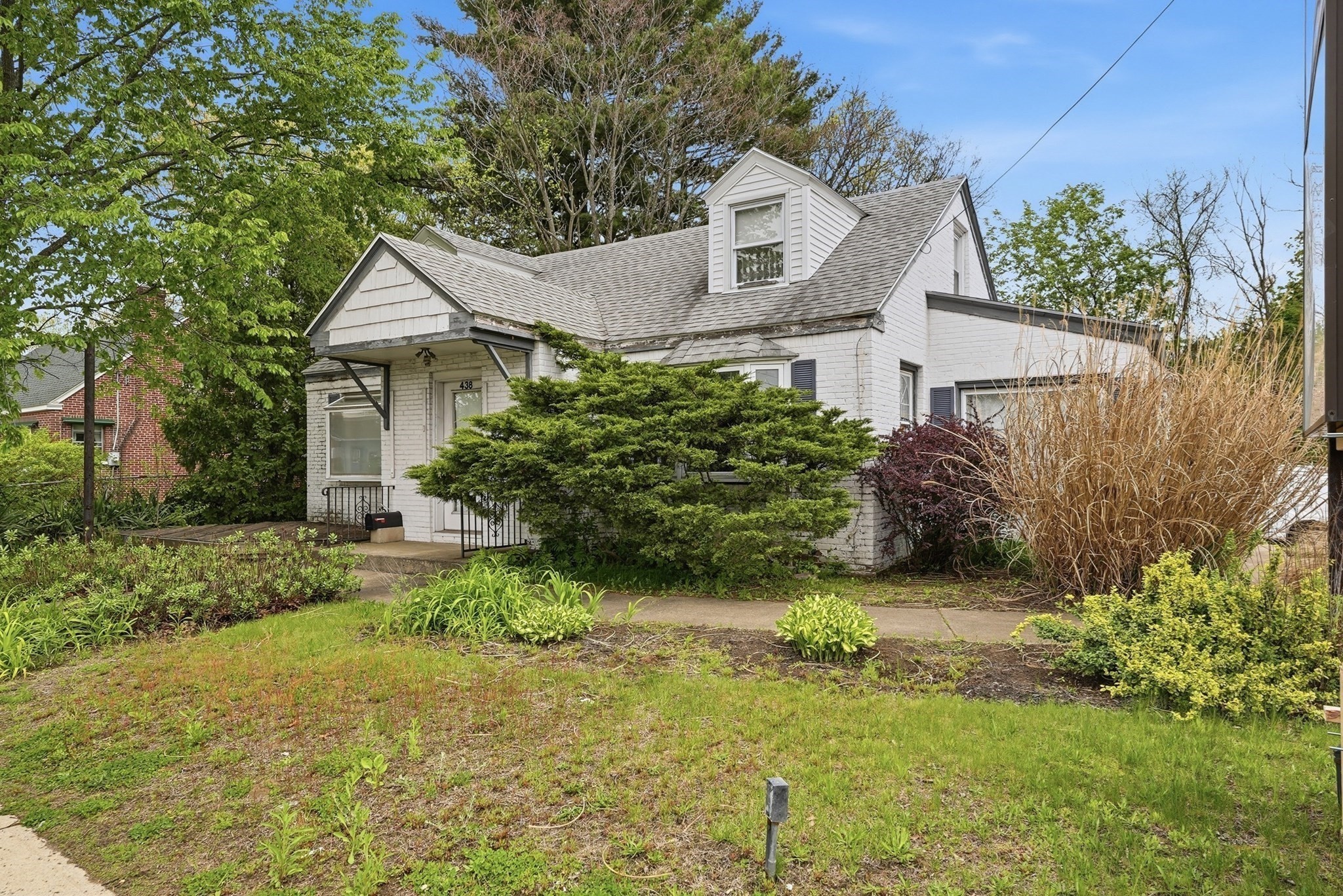 438 Center Street Property Photo 16