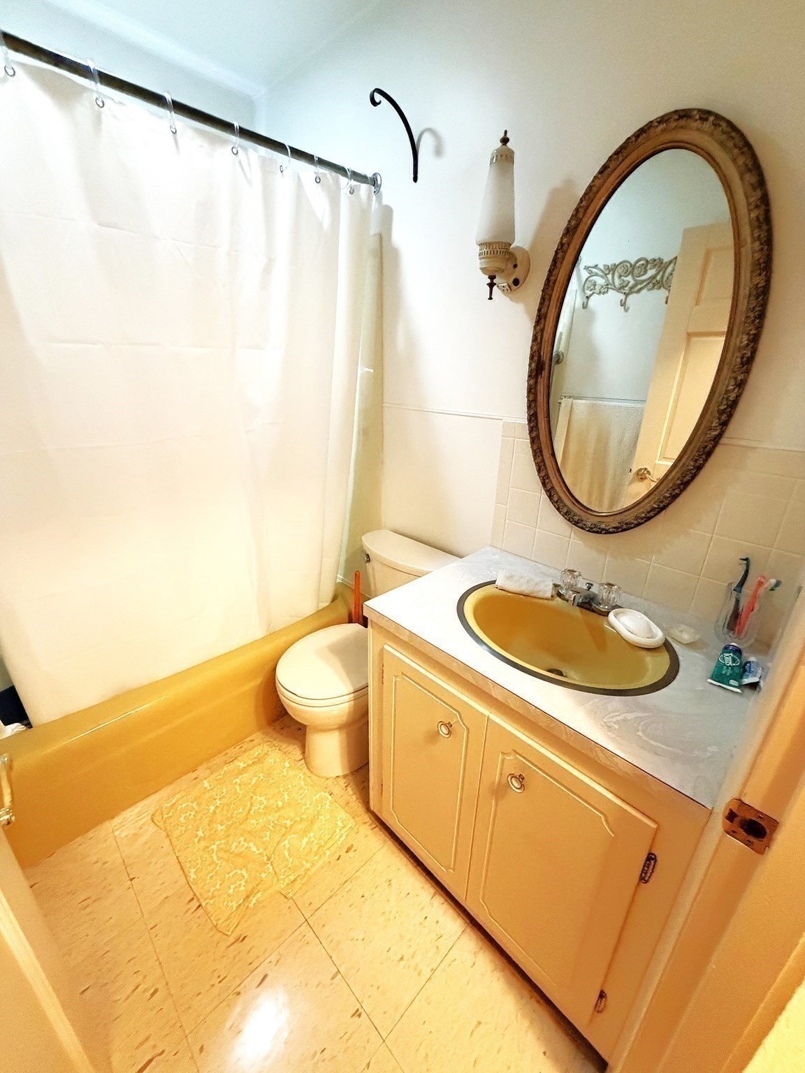 25 Seventh Property Photo 16