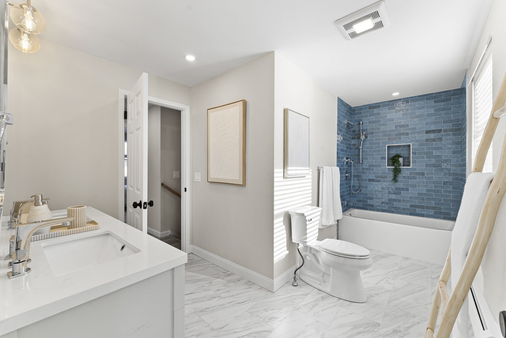 50 Clifford St Property Photo 6