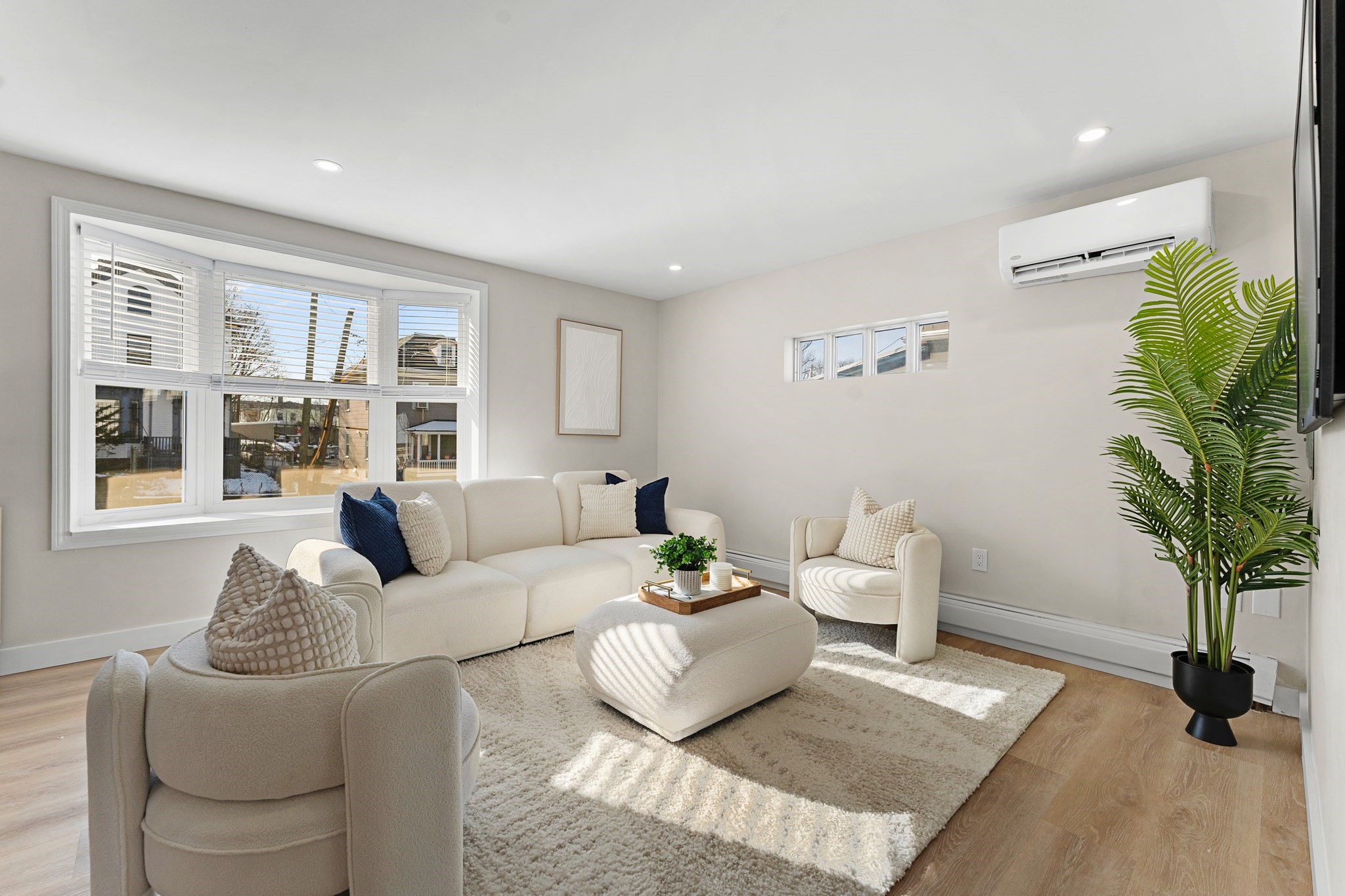 50 Clifford St Property Photo 20