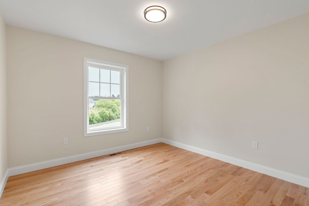 24 Bronson St Property Photo 14