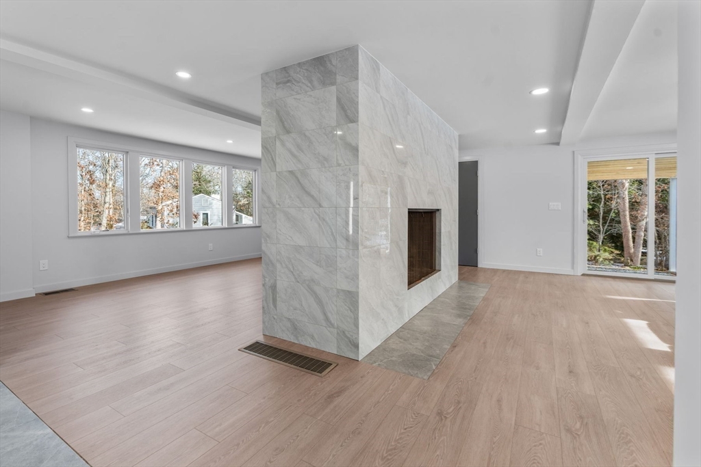 46 Greensward Circle Property Photo 12
