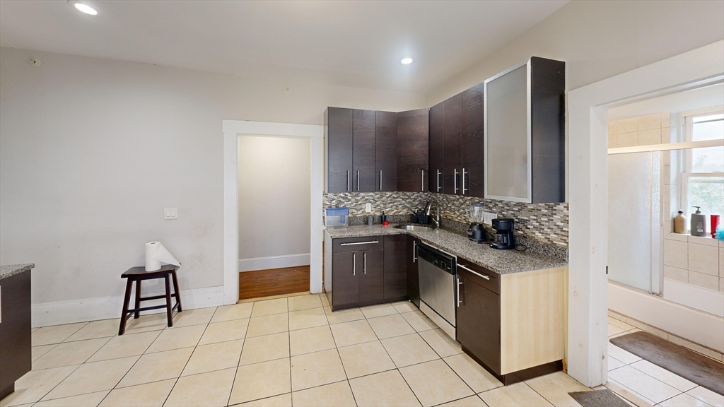 3147-3149 Washington St. # 3 Property Photo 1