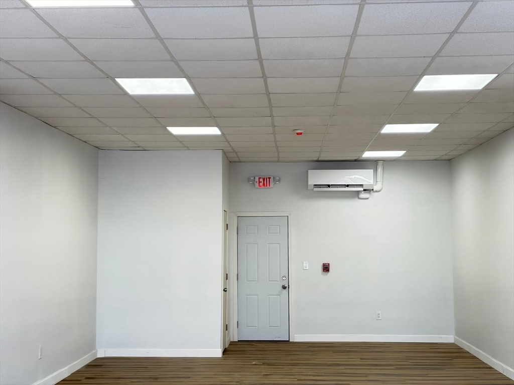 13 Newbury St Property Photo 7
