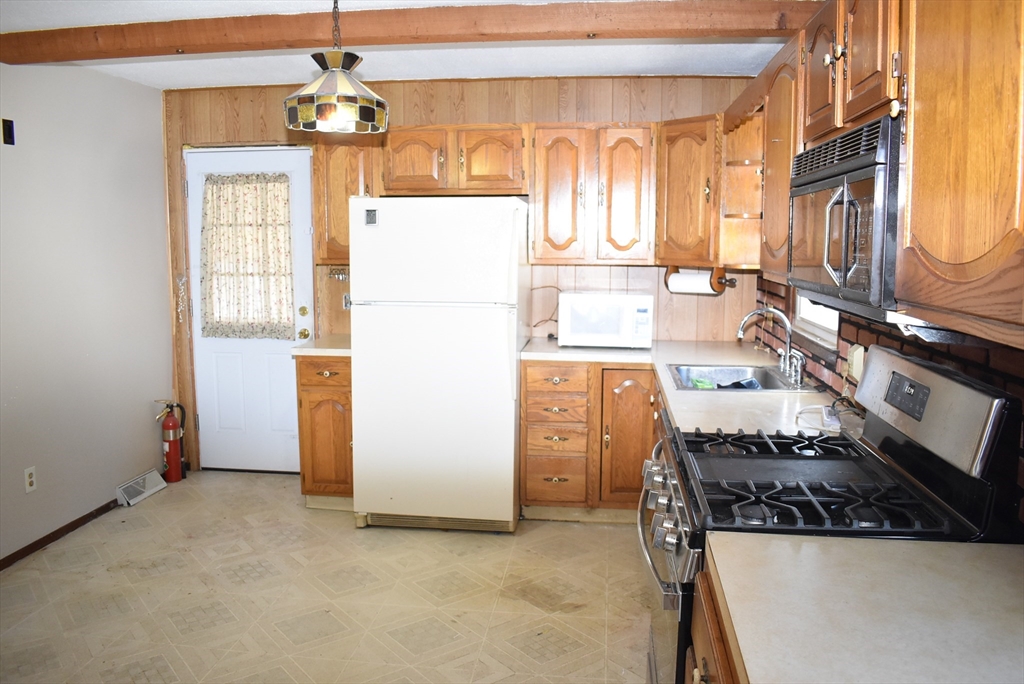 65 Winthrop Street Property Photo 4