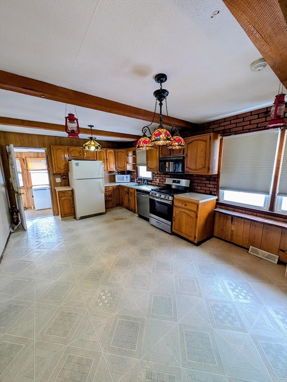 65 Winthrop Street Property Photo 6