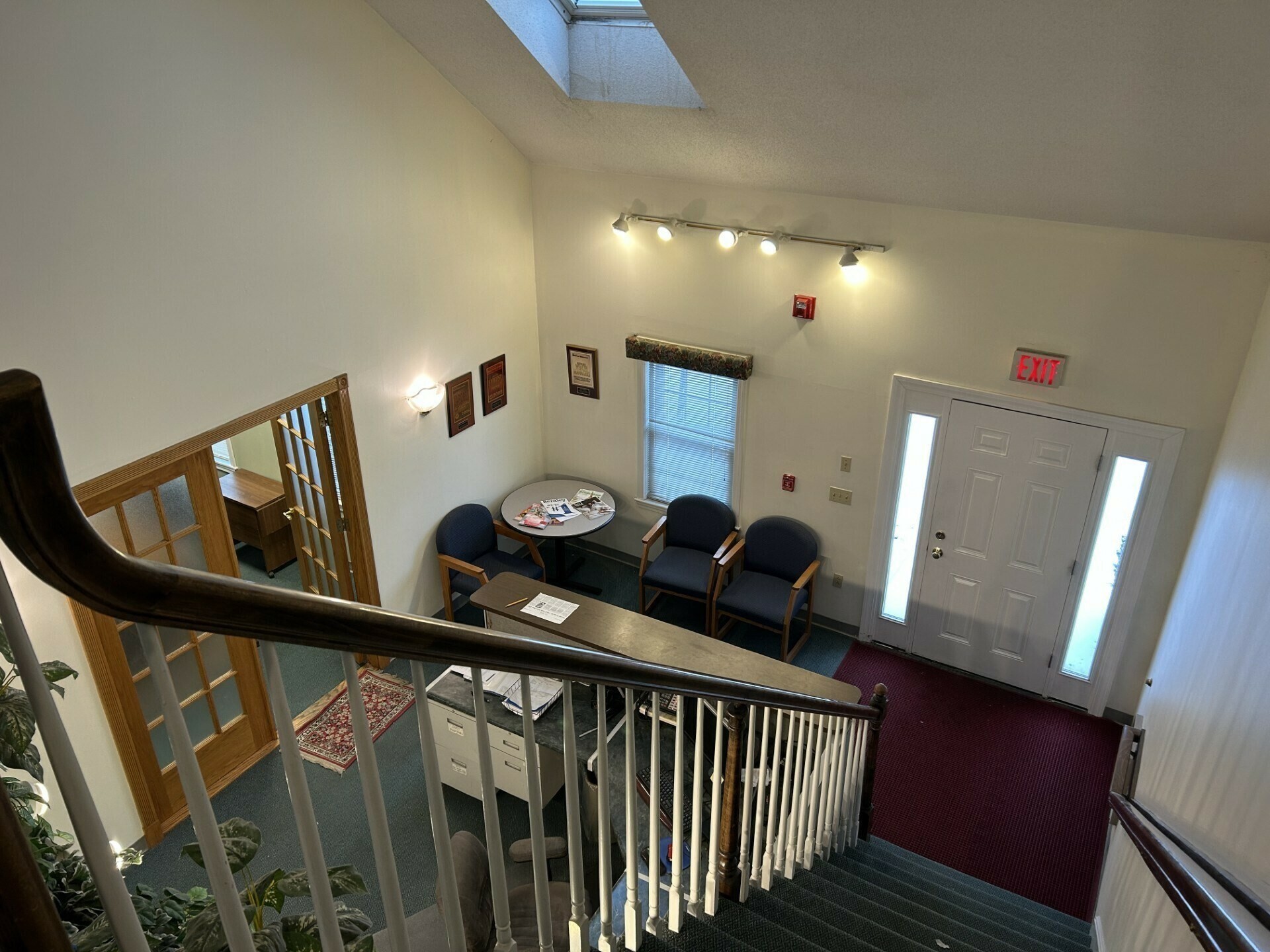 475 School St Property Photo 8