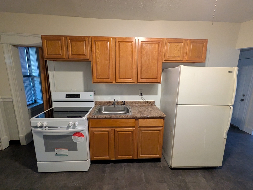 1447 Dwight St # 1l Property Photo 4