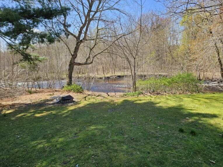 399 Danforth St Property Photo 5