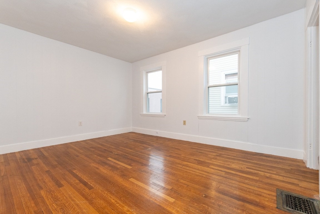 43-45 Crescent Street Property Photo 15