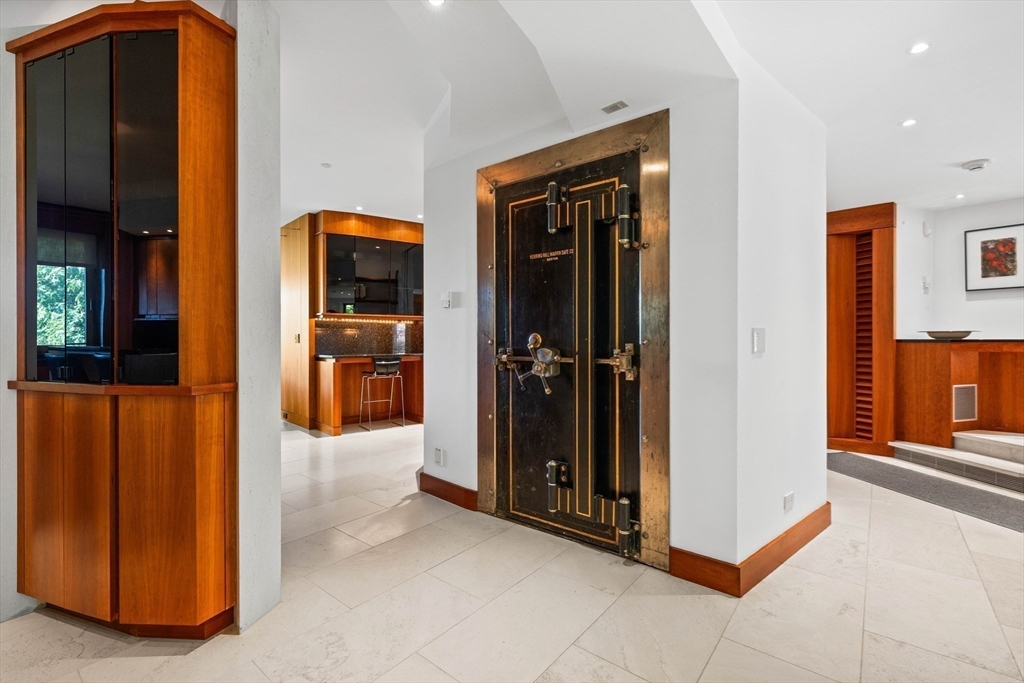 55 Leicester St Property Photo 9