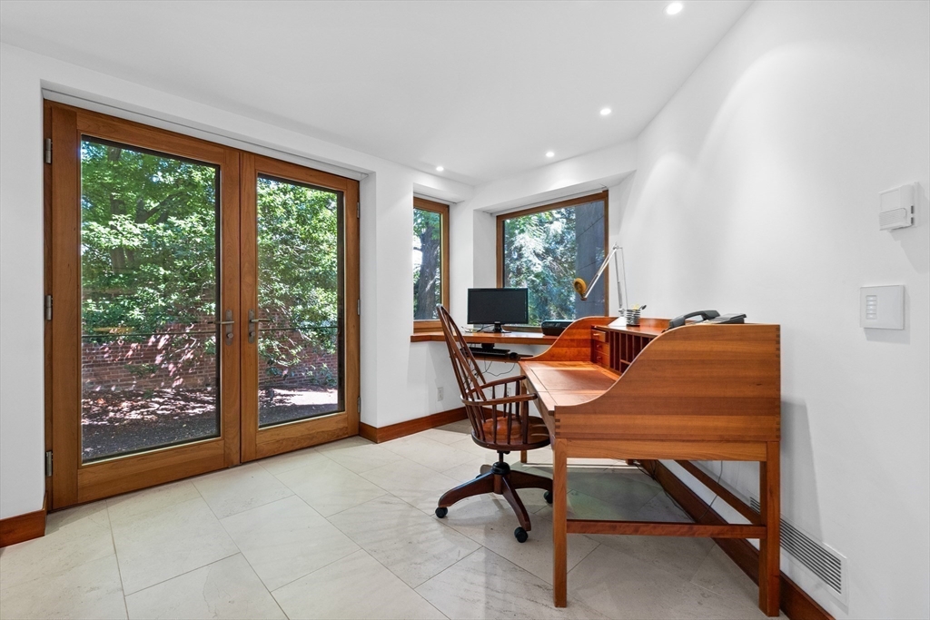 55 Leicester St Property Photo 11