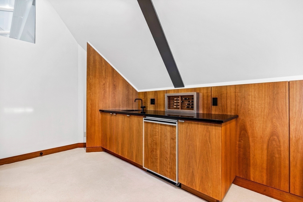 55 Leicester St Property Photo 33