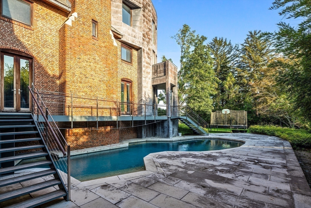 55 Leicester St Property Photo 40