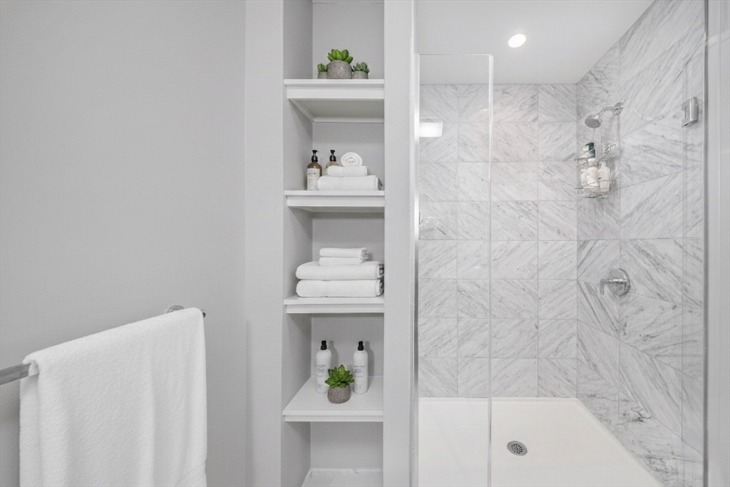 133 Seaport Blvd # 1519 Property Photo 6