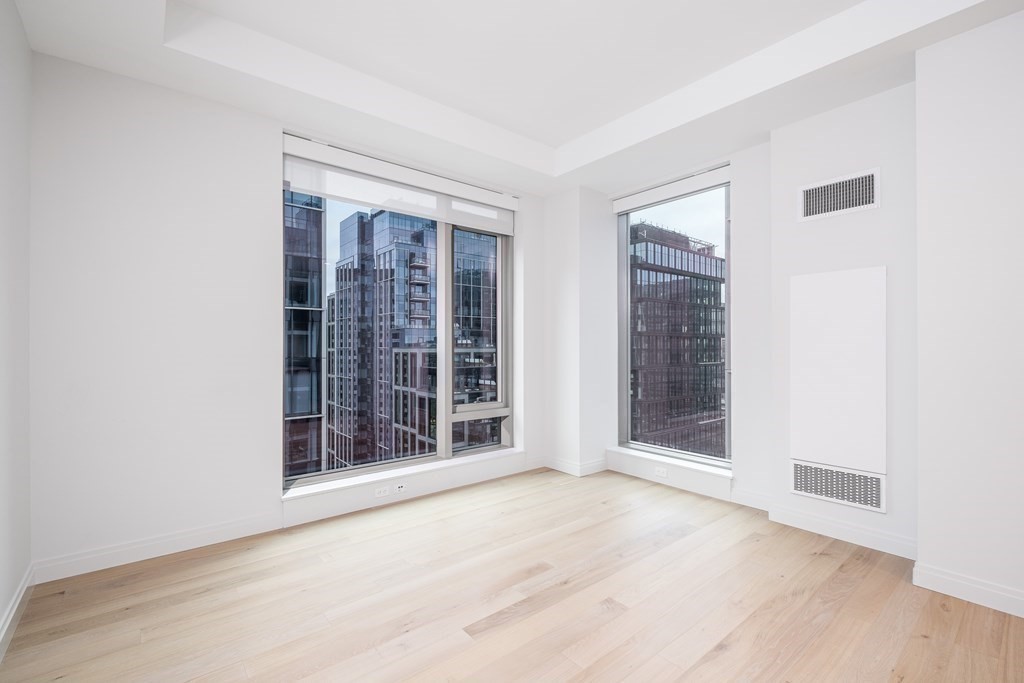 133 Seaport Blvd # 1519 Property Photo 9