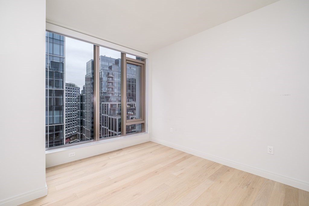 133 Seaport Blvd # 1519 Property Photo 10