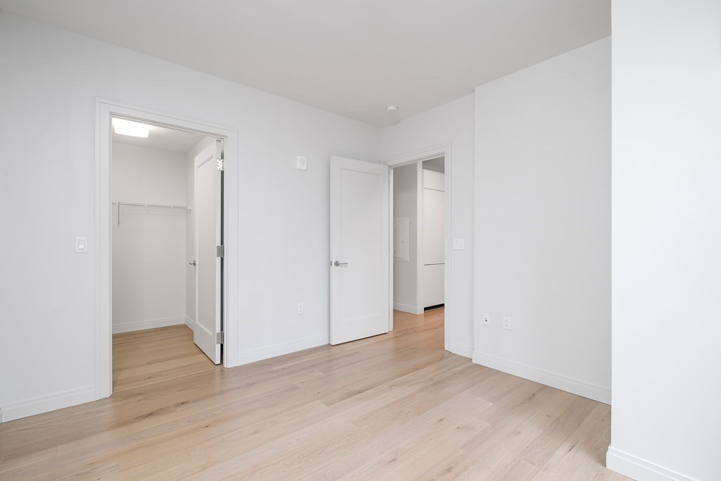 133 Seaport Blvd # 1519 Property Photo 11