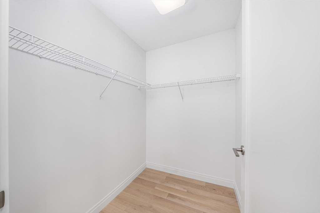 133 Seaport Blvd # 1519 Property Photo 12